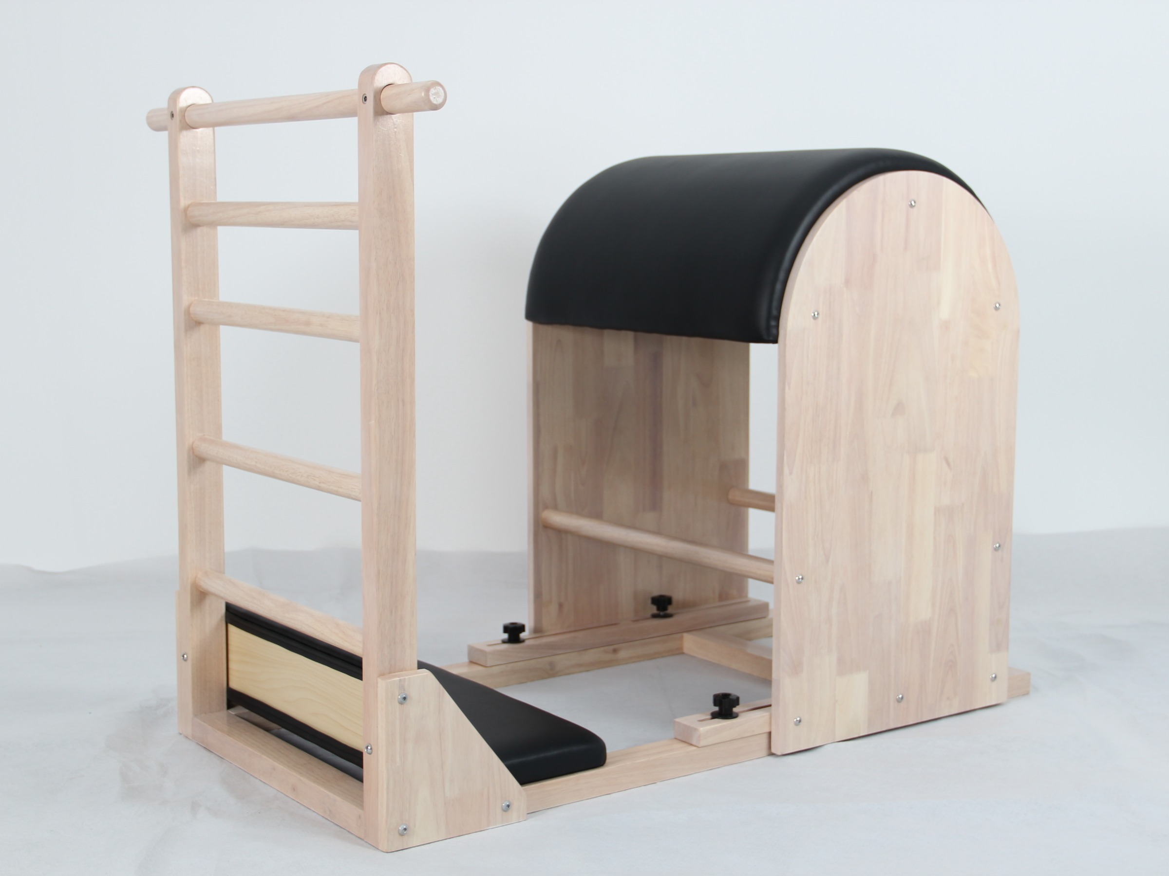 Barrel & Wooden ladder