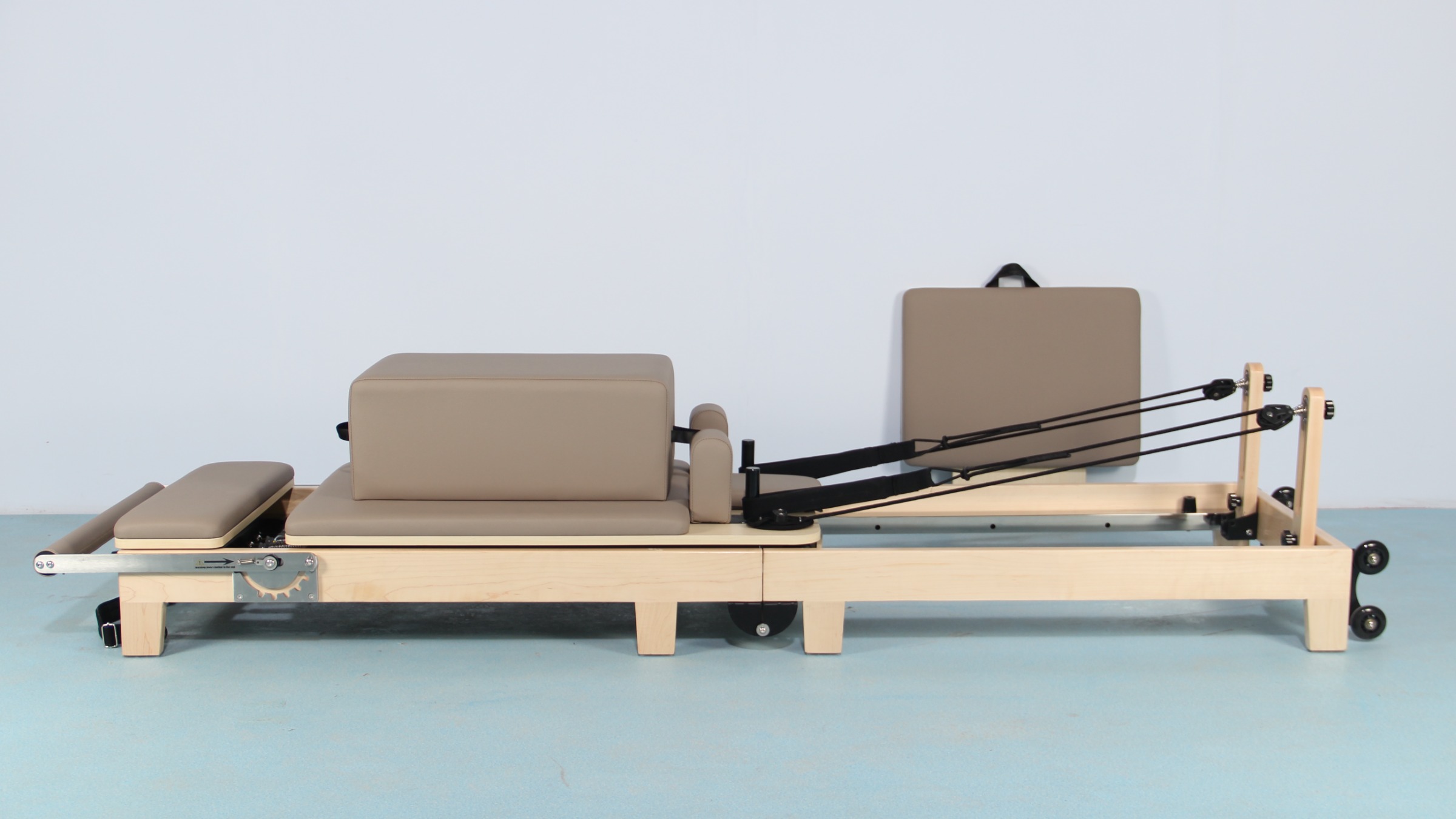 Maple foldable reformer wooden feet