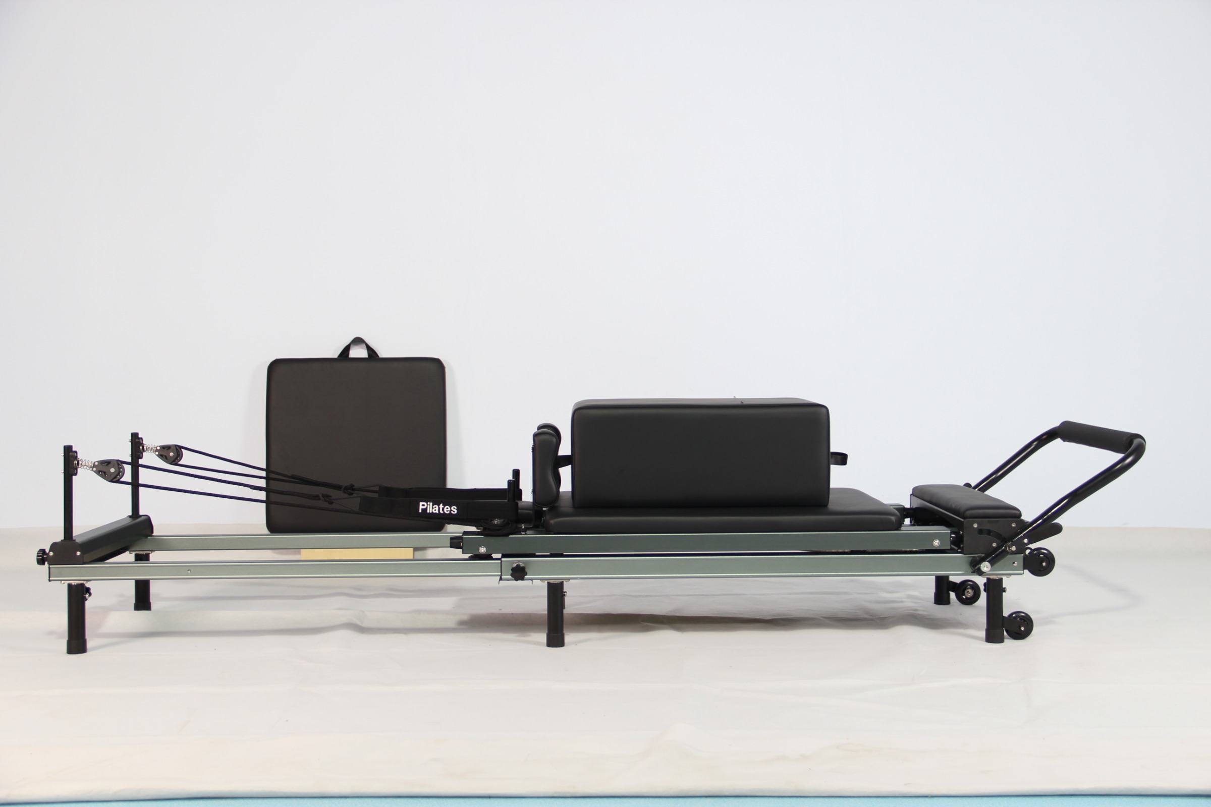 AL Retractable pilates reformer Adjustable height